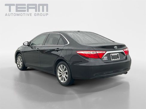 Used 2017 Toyota Camry XLE image 5