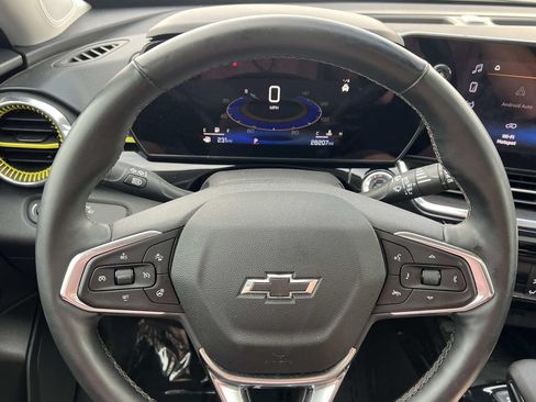 Used 2024 Chevrolet Trax ACTIV w/ Sunroof Package FWD image 15