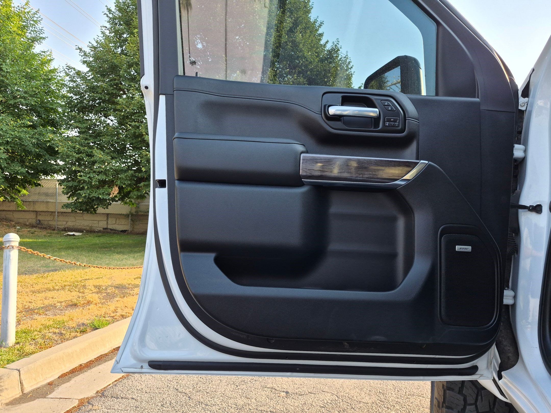Used 2021 Chevrolet Silverado 2500 LTZ w/ LTZ Plus Package AWD/4WD image 12