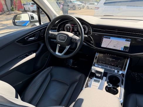 Used 2022 Audi Q7 Premium Plus w/ Premium Plus Package image 38