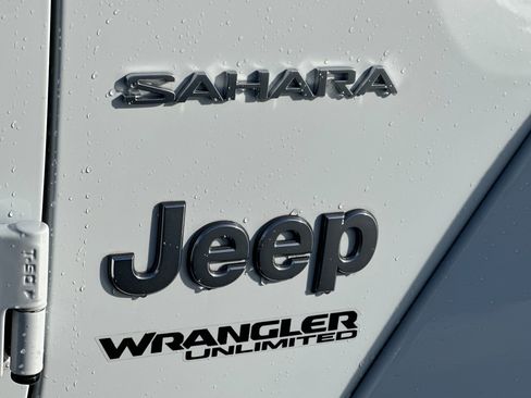 Used 2022 Jeep Wrangler Unlimited Sahara image 24