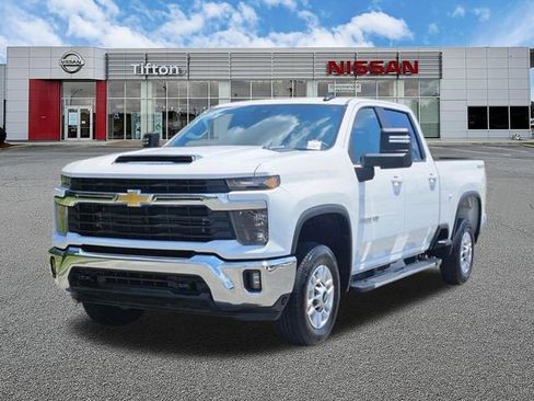 Used 2025 Chevrolet Silverado 2500 LT w/ Convenience Package AWD/4WD image 8