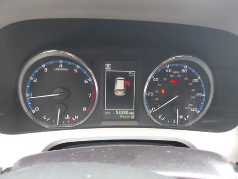 Used 2016 Toyota RAV4 Limited image 3