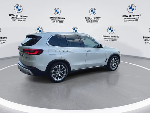 Used 2023 BMW X5 xDrive40i w/ Premium Package AWD/4WD image 8