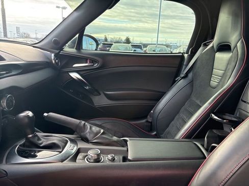 Used 2018 FIAT 124 Spider Abarth w/ Navigation & Sound Group image 20