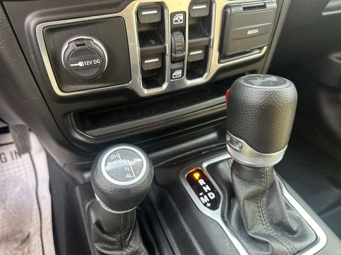 Used 2020 Jeep Wrangler Unlimited Sport image 35