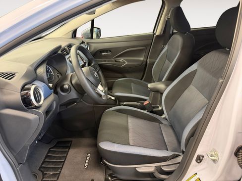 Used 2025 Nissan Versa SV w/ Trunk Package FWD image 22