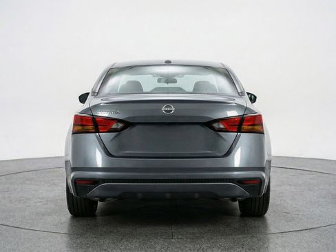Used 2025 Nissan Altima 2.5 SV FWD image 7