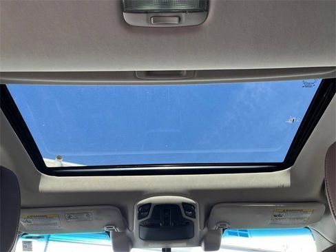 Used 2022 Subaru Outback Touring image 17