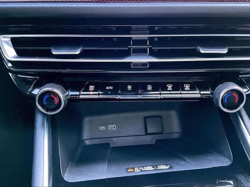 Certified 2024 Chevrolet Traverse Z71 image 24