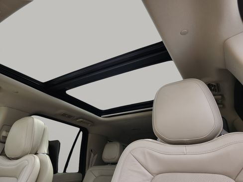 Used 2019 Lincoln Navigator L Reserve AWD/4WD image 36