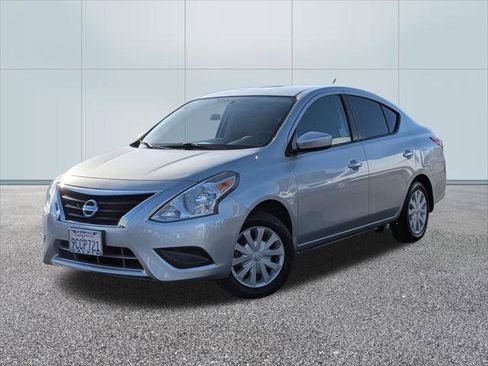 Used 2016 Nissan Versa SV FWD image 1