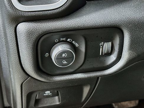 Used 2021 RAM 1500 Big Horn AWD/4WD image 11