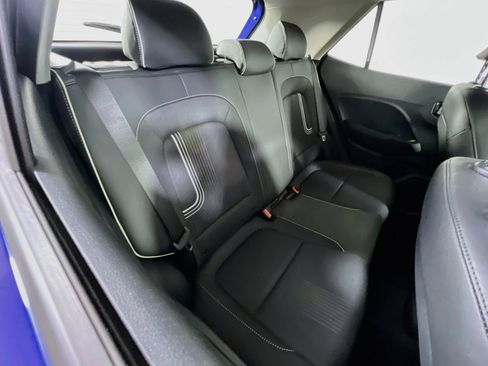 Used 2024 Hyundai Venue Limited FWD image 25