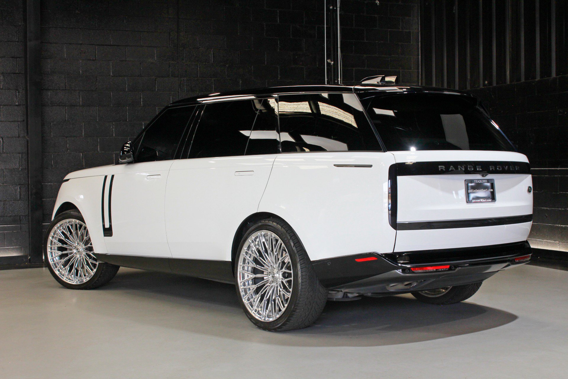 Used 2023 Land Rover Range Rover Long Wheelbase Autobiography AWD/4WD image 14