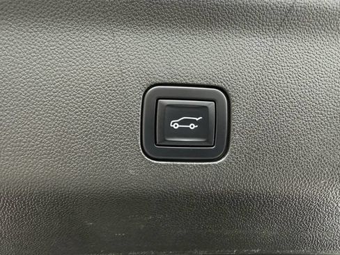 Certified 2022 GMC Yukon XL Denali AWD/4WD image 37