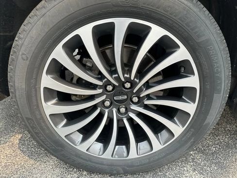 Used 2023 Lincoln Aviator AWD w/ Premium Package image 10