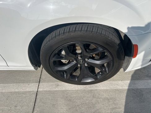 Used 2022 Chrysler 300 S w/ Comfort Group image 4