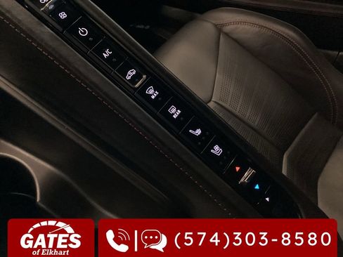 Used 2021 Chevrolet Corvette Stingray Premium Cpe w/ Z51 Performance Package image 20