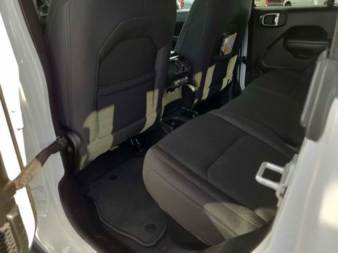 Used 2021 Jeep Gladiator Sport image 20