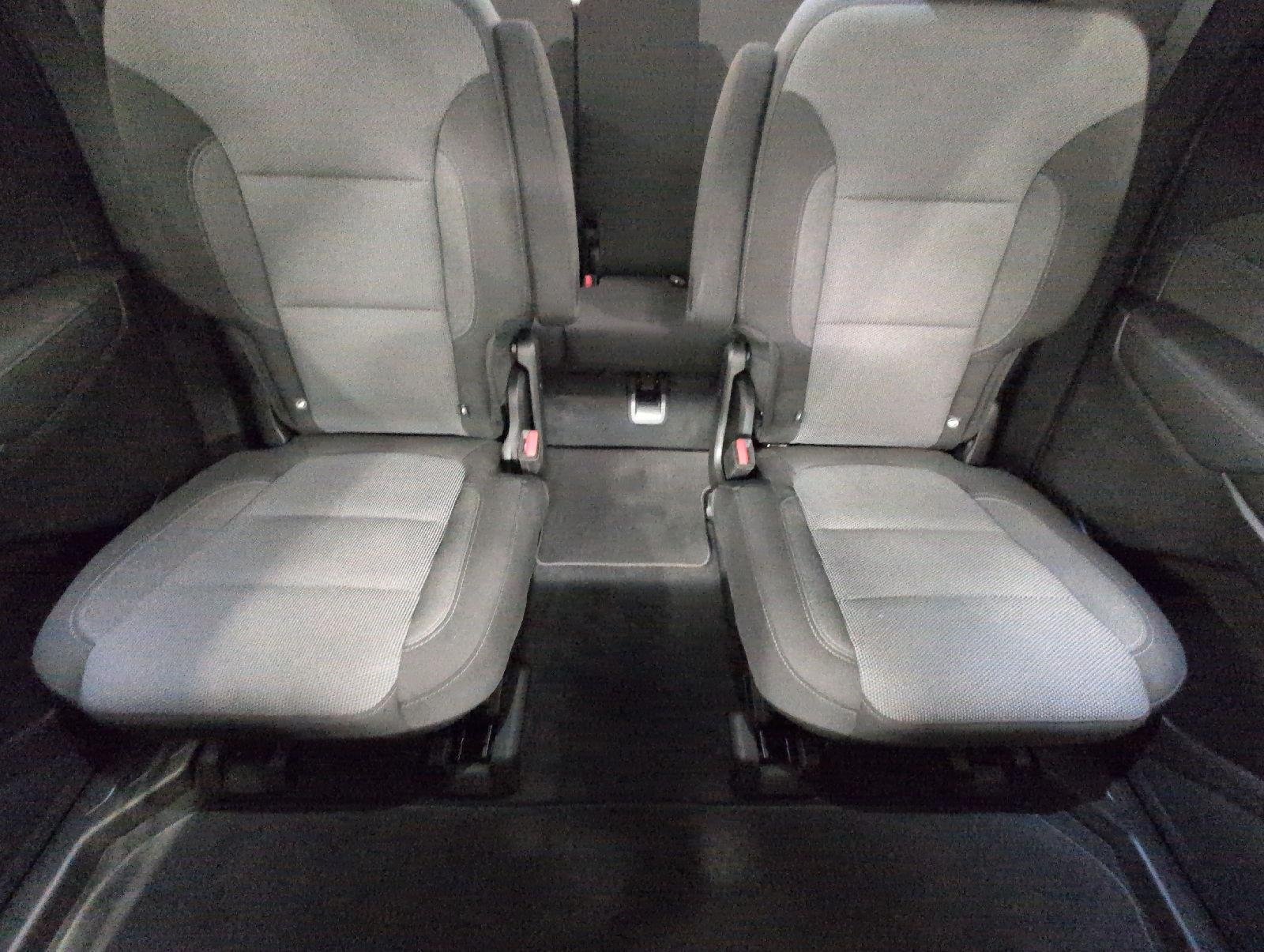 Used 2023 Chevrolet Traverse LT FWD image 24