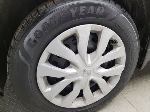 Used 2017 Nissan Rogue S image 31