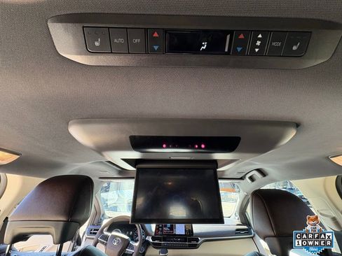 Used 2024 Toyota Sienna Platinum image 26