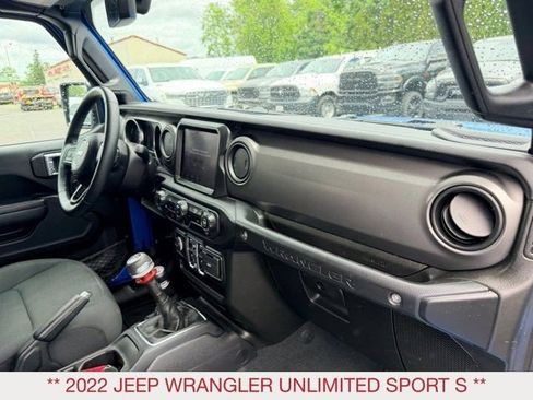 Used 2022 Jeep Wrangler Unlimited Sport AWD/4WD image 7
