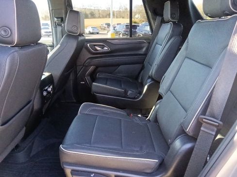 Used 2023 GMC Yukon SLT image 28