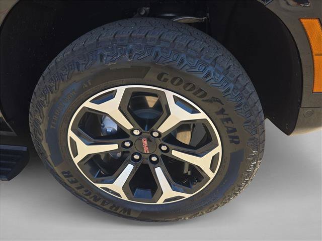 Certified 2026 GMC Yukon AT4 w/ AT4 Premium Plus Package AWD/4WD image 24