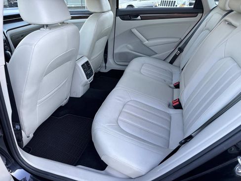 Certified 2020 Volkswagen Passat 2.0T SEL image 13