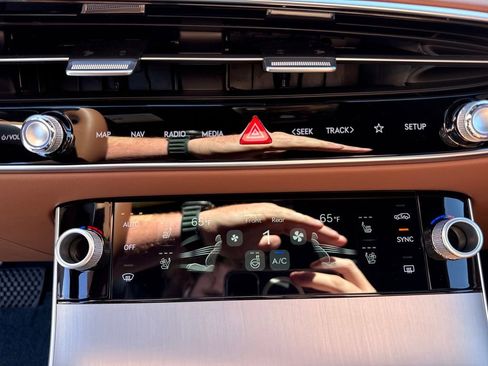 New 2026 Genesis GV70 2.5T Advanced AWD/4WD image 20