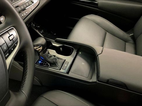 Used 2023 Lexus ES 350 w/ Premium Package FWD image 18