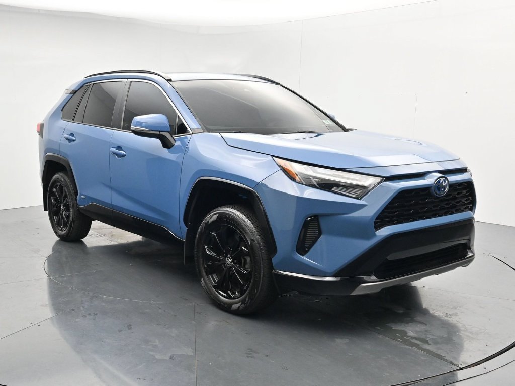 Used 2024 Toyota RAV4 SE w/ Convenience Package AWD/4WD image 2