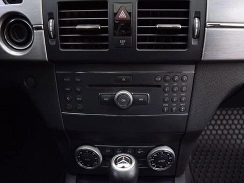 Used 2010 Mercedes-Benz GLK 350 4MATIC image 28