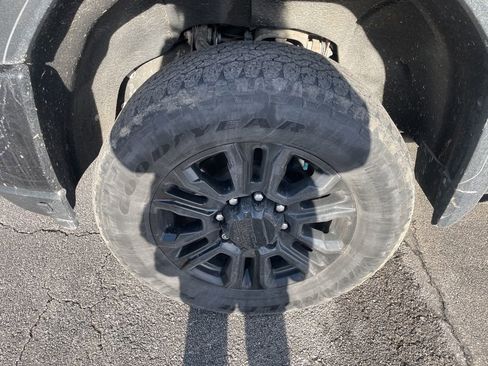 Used 2021 GMC Sierra 3500 Denali w/ Denali Black Diamond Edition image 13