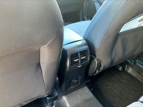 Used 2022 Ford Escape SE w/ SE Sport Appearance Package image 30