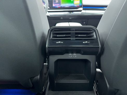 Used 2024 BMW 530i image 23