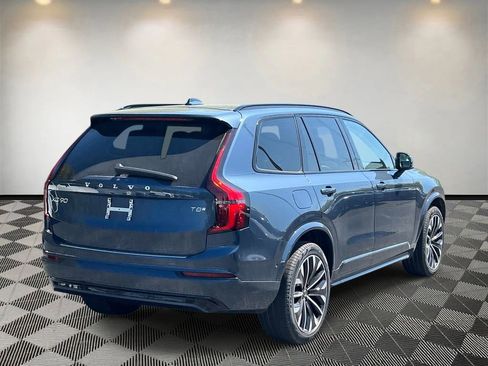 New 2026 Volvo XC90 T8 Ultra w/ Protection Package Premier AWD/4WD image 3