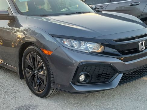 Used 2019 Honda Civic EX image 2