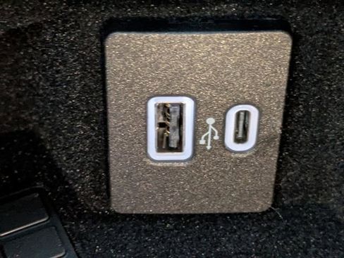 New 2026 Lincoln Corsair Reserve image 23