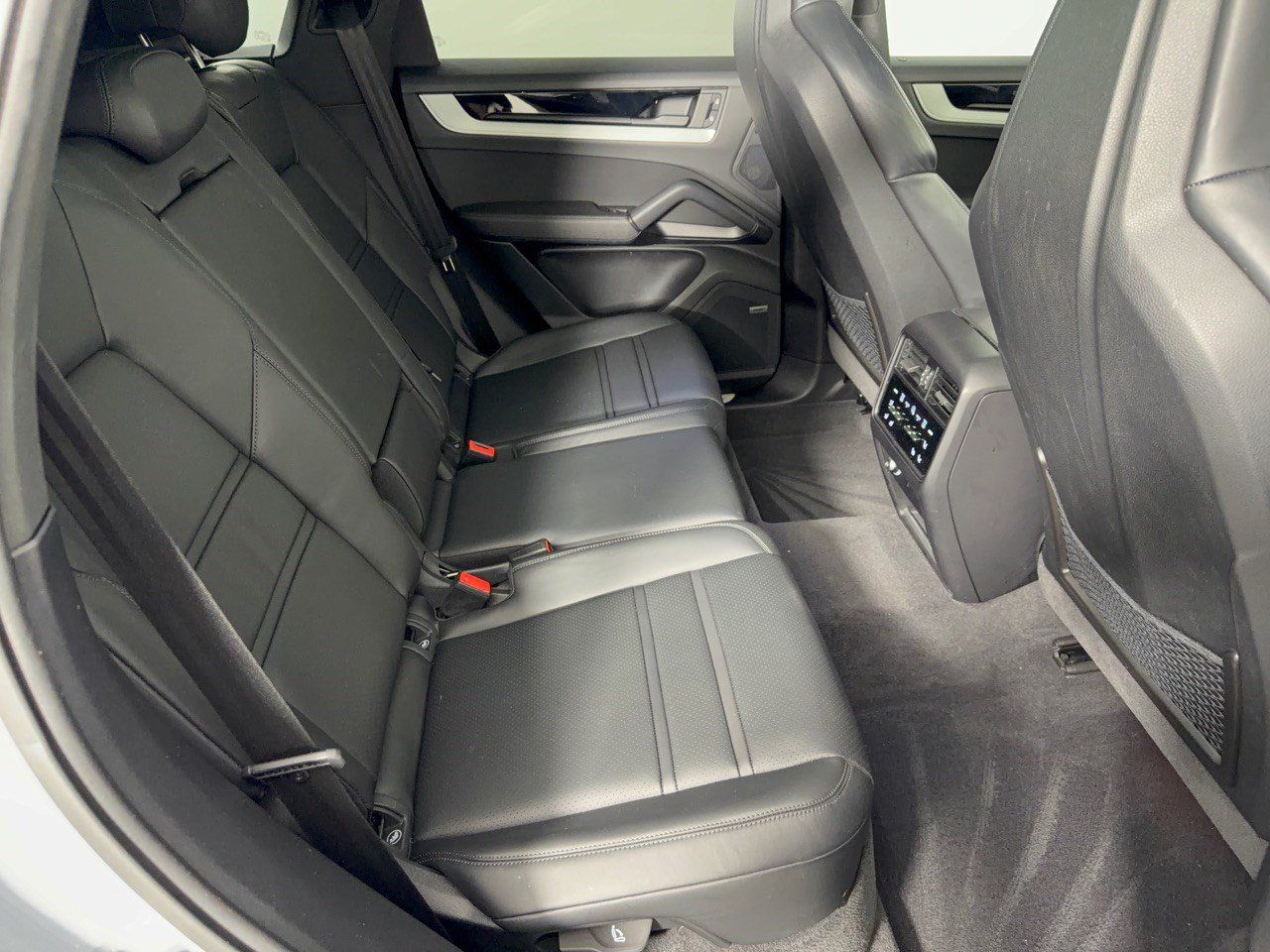 Certified 2024 Porsche Cayenne S AWD/4WD image 29