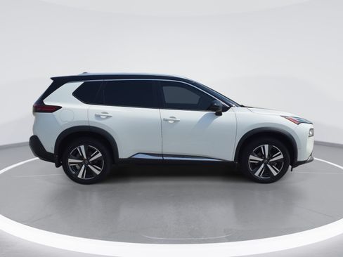 Used 2022 Nissan Rogue Platinum w/ Head-Up Display Package FWD image 2