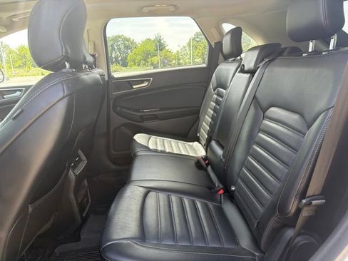 Used 2017 Ford Edge SEL w/ Canadian Touring Package FWD image 15