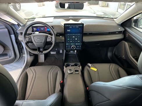 Certified 2024 Ford Mustang Mach-E Premium image 31