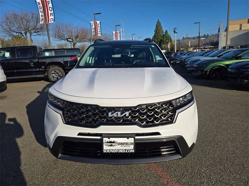 Used 2023 Kia Sorento S w/ Panoramic Sunroof Package image 2