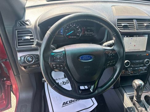Used 2019 Ford Explorer XLT w/ Equipment Group 202A AWD/4WD image 23