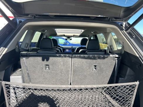 Used 2019 Volkswagen Atlas SEL R-Line image 9