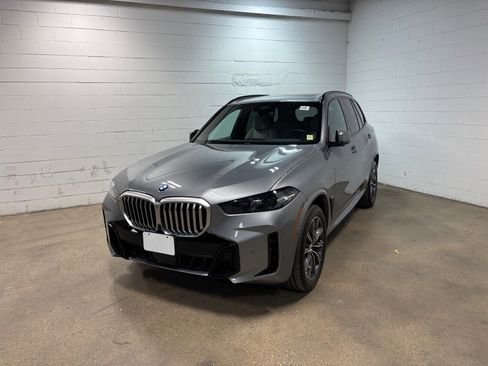 Used 2024 BMW X5 xDrive40i w/ M Sport Package AWD/4WD image 2