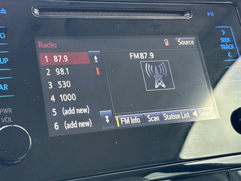 Used 2017 Toyota Prius Two image 18